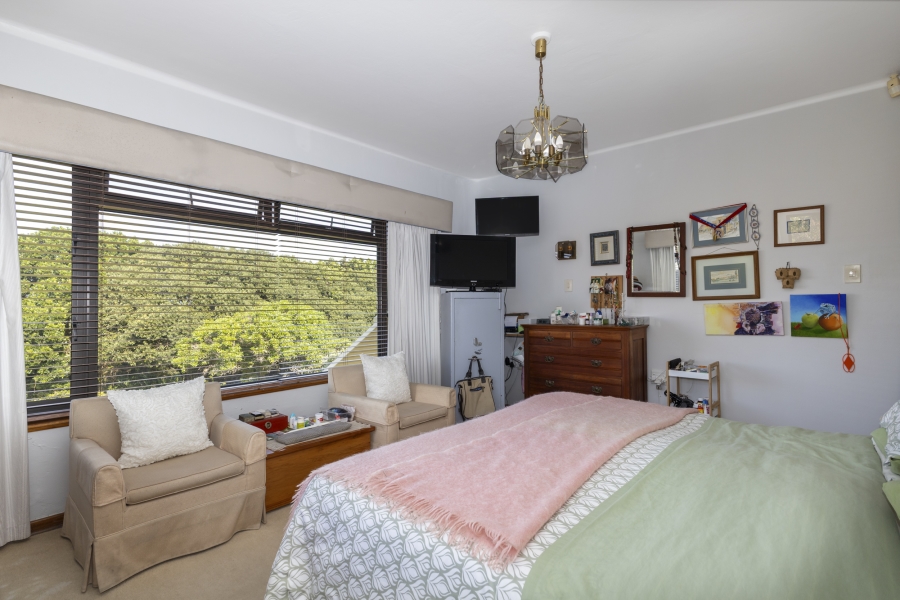 7 Bedroom Property for Sale in West Beach Eastern Cape